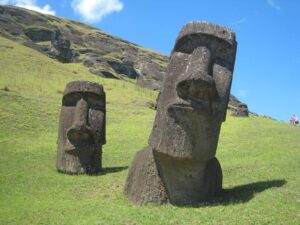 Easter-Island-Tour-Polynesia-Tapati-Festival-Hanga-Roa-Village-Heads