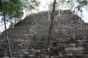 Gautemala-Tour-Kaan-Snake-Maya-El-Mirador-La-Corona-Holmul-Pyramid-2