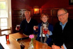 Great-Britain-Tour-Pub-Crawl-England-Ireland-Wales-Edinburgh-London-Group
