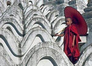 Myanmar-Tour-Burma-Temples-on-Inle-Lake-Asia